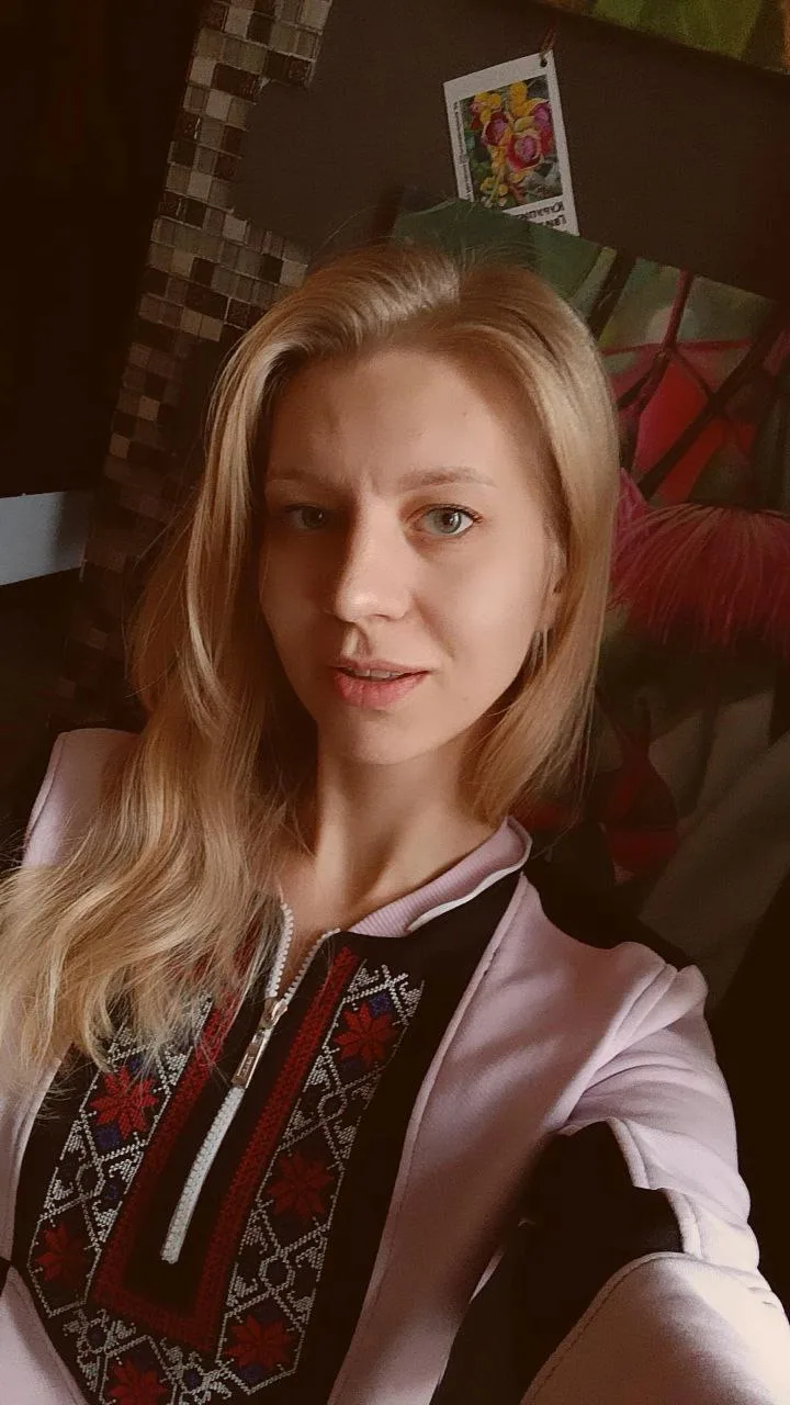 Из колледжа я помню до сих пор всё: по поводу растений, как добывают масла, что-то о косметике осталось в памяти. Технологии уже поменялись, но понимание происходящего есть. Прикольно, что кто-то не знает, а ты можешь ответить на вопросы, потому что это ты уже когда-то учил.