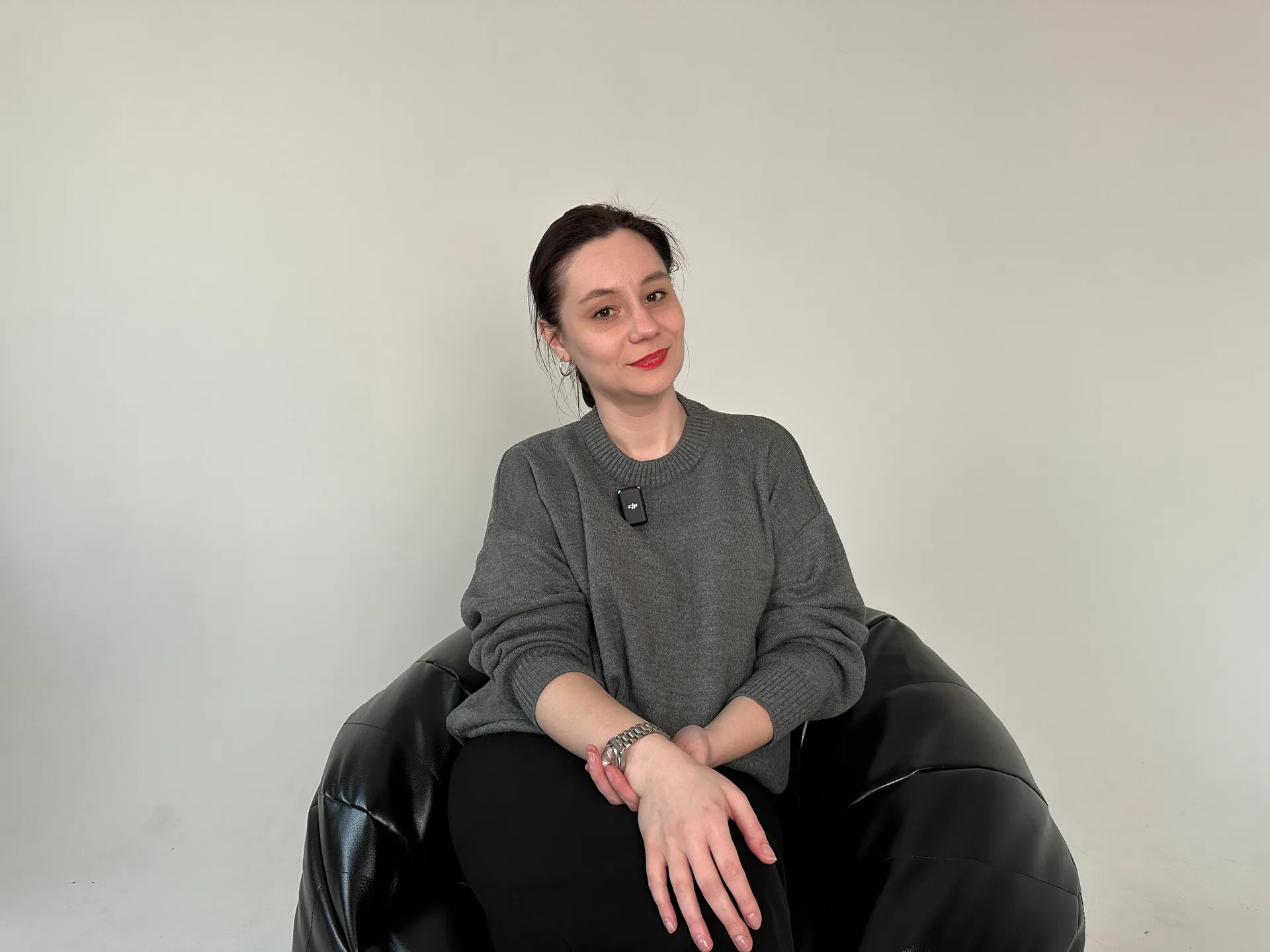 «По химии и русскому языку у меня были репетиторы, а к биологии я готовилась сама с книгами. Учила и рассказывала сестре выученное…»